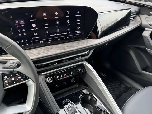 Used 2025 Audi Q5 Premium Plus w/ Premium Plus AWD/4WD image 16