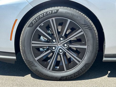 Used 2026 Lexus ES 350e w/ Convenience Package FWD image 24