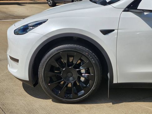 Used 2023 Tesla Model Y Long Range AWD/4WD image 8
