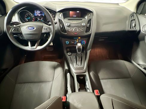 Used 2015 Ford Focus SE image 28