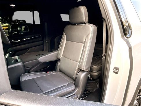 Used 2024 GMC Yukon XL Denali w/ Advanced Technology Package AWD/4WD image 20
