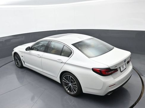 Used 2023 BMW 530e xDrive w/ Premium Package AWD/4WD image 34