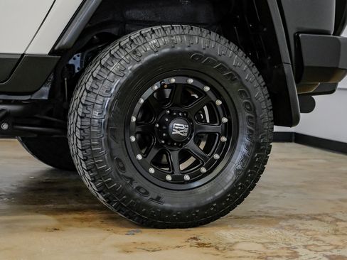 Used 2012 Toyota FJ Cruiser 4WD image 53