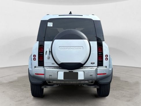Certified 2022 Land Rover Defender 110 XS Edition AWD/4WD image 5