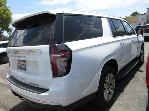 Used 2023 Chevrolet Suburban Premier AWD/4WD image 3