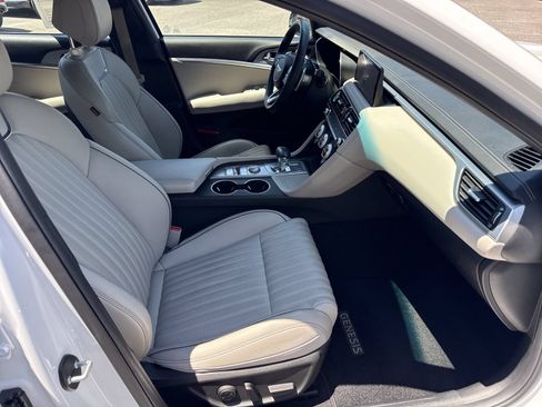 Used 2023 Genesis G70 2.0T w/ Sport Prestige Package RWD image 31