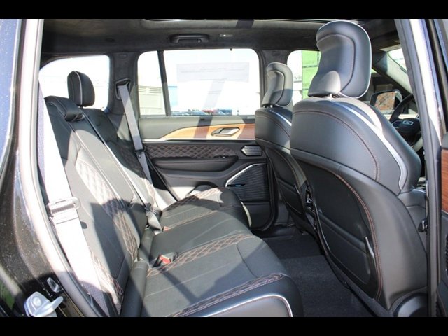 Used 2022 Jeep Grand Cherokee Summit AWD/4WD image 10