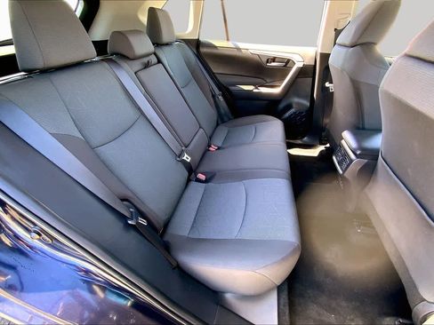 Used 2025 Toyota RAV4 XLE FWD image 19
