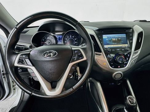 Used 2014 Hyundai Veloster w/ Style Package 02 FWD image 3