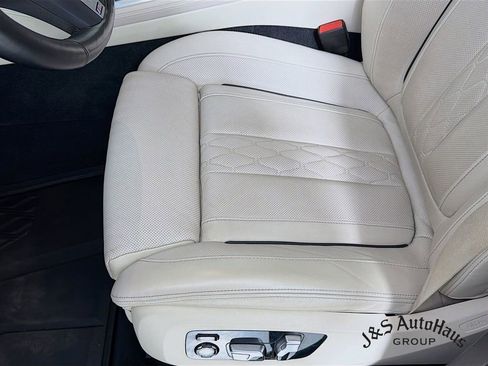 Used 2022 BMW X5 M50i w/ Executive Package image 25