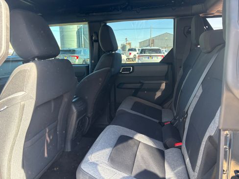 Used 2023 Ford Bronco Big Bend w/ Sasquatch Package image 13