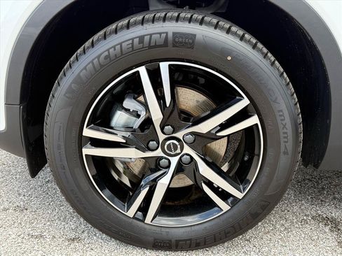 New 2026 Volvo XC40 B4 Core w/ Protection Package Premier FWD image 22