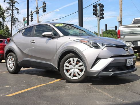 Used 2019 Toyota C-HR LE image 2