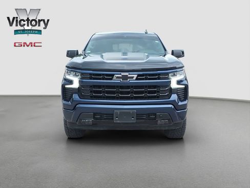 Used 2022 Chevrolet Silverado 1500 RST w/ Convenience Package II AWD/4WD image 2