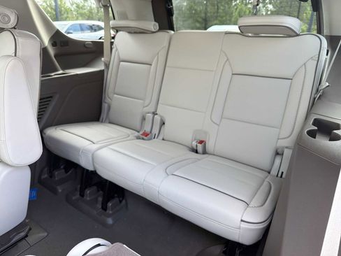 Used 2024 GMC Yukon Denali w/ Denali Reserve Package image 25