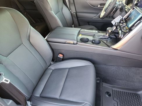 New 2025 Lexus LX 600 4WD w/ Luxury Package image 9