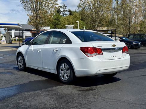 Used 2015 Chevrolet Cruze LS image 5