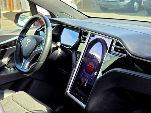 Used 2017 Tesla Model X 75D AWD/4WD image 18