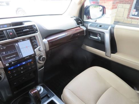 Used 2022 Toyota 4Runner Limited AWD/4WD image 27