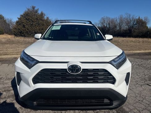 Used 2022 Toyota RAV4 XLE image 9