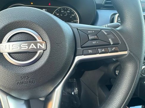 Used 2025 Nissan Versa SV w/ Trunk Package FWD image 21