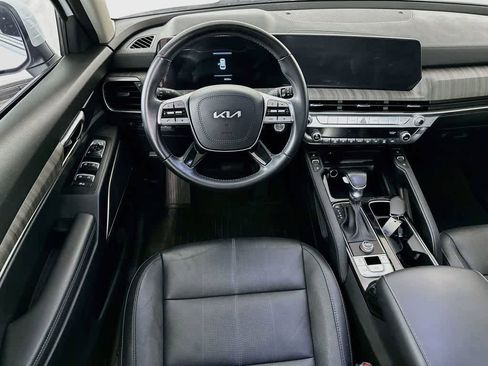 Used 2024 Kia Telluride EX w/ EX Captain's Chair Package FWD image 9
