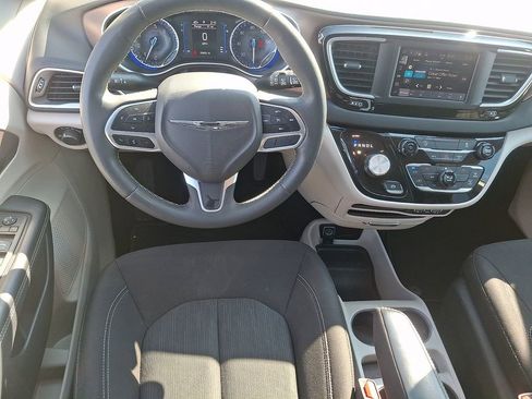 Used 2024 Chrysler Voyager LX FWD image 12