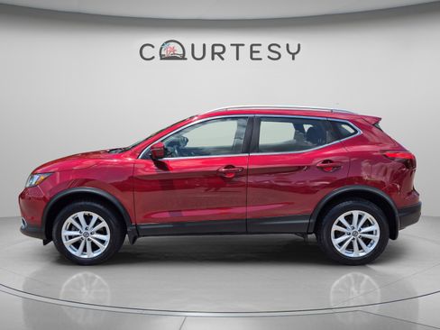 Used 2019 Nissan Rogue Sport SV w/ All-Weather Package AWD/4WD image 2