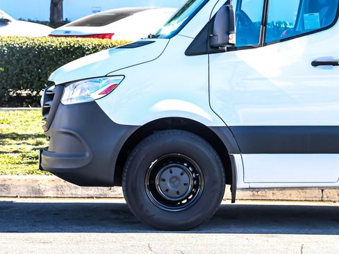 Used 2024 Mercedes-Benz Sprinter 2500 image 12