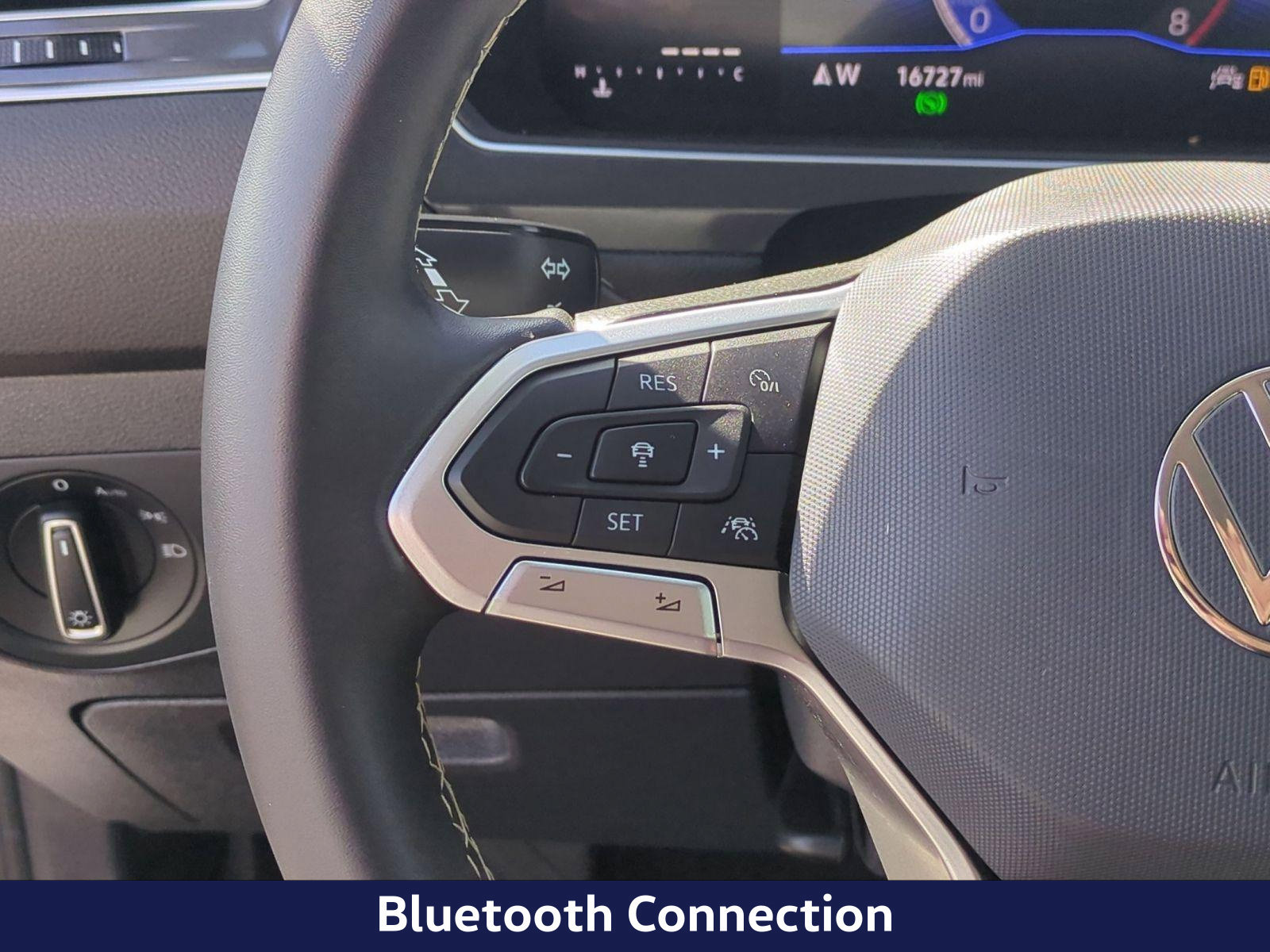 Used 2023 Volkswagen Tiguan SE FWD image 17