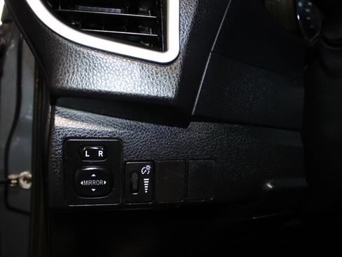 Used 2015 Toyota Corolla L FWD image 16