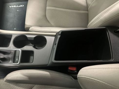 Used 2018 Kia Optima LX w/ 17" Alloy Wheels Package FWD image 35