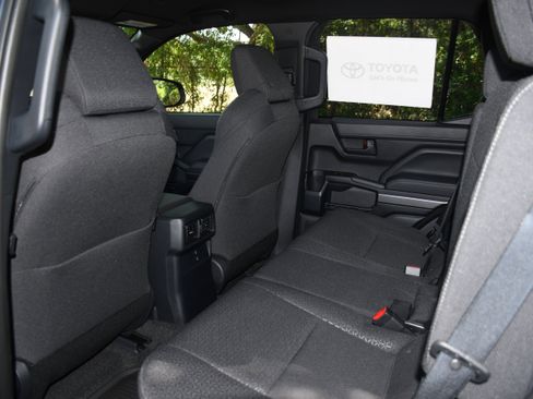New 2026 Toyota 4Runner SR5 AWD/4WD image 8