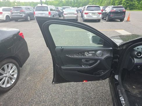 Used 2021 Mercedes-Benz E 350 4MATIC Sedan w/ Premium Package image 4