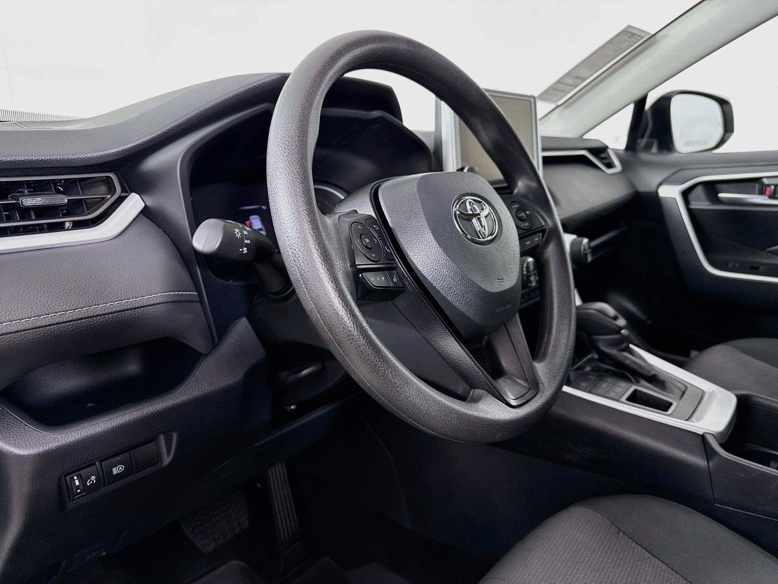 Certified 2025 Toyota RAV4 XLE AWD/4WD image 4