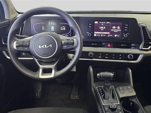 Used 2024 Kia Sportage LX image 9