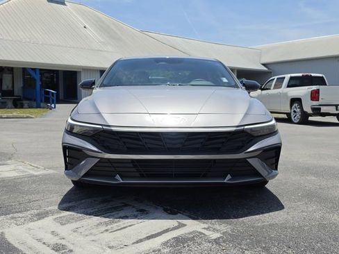 Used 2025 Hyundai Elantra Sport FWD image 8