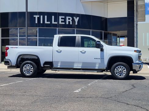 Used 2025 Chevrolet Silverado 2500 LT w/ Convenience Package AWD/4WD image 1