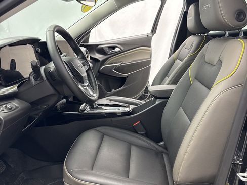 Used 2025 Chevrolet Trax ACTIV w/ Driver Confidence Package FWD image 12