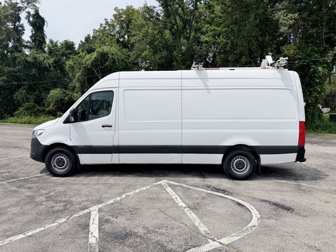 Used 2021 Mercedes-Benz Sprinter 2500 w/ Driver Convenience Package image 8