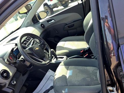 Used 2014 Chevrolet Sonic LS image 9
