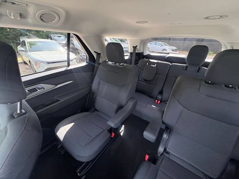 Used 2026 Ford Explorer Active AWD/4WD image 37