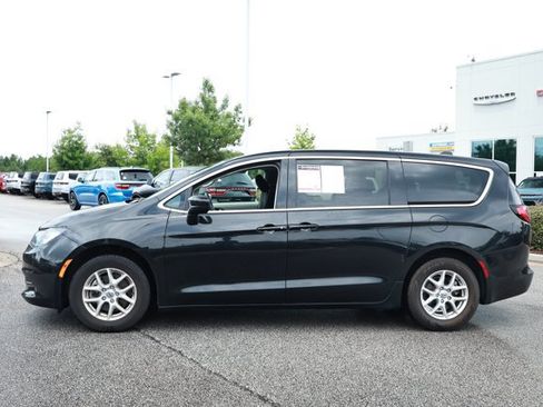 Used 2023 Chrysler Voyager LX FWD image 8