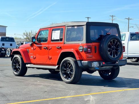 Used 2023 Jeep Wrangler Unlimited Sahara w/ Cold Weather Group image 5