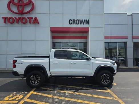 Used 2024 Chevrolet Colorado ZR2 w/ ZR2 Convenience Package III AWD/4WD image 2