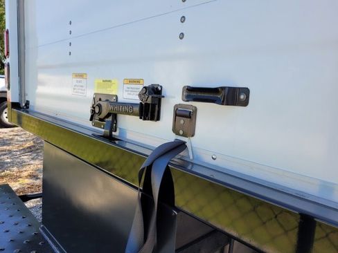 New 2024 Chevrolet Low Cab Forward image 15