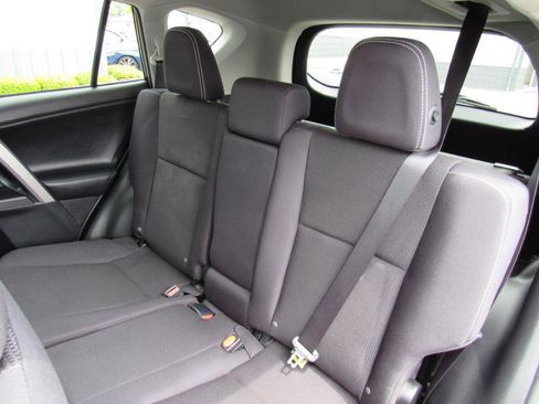 Used 2016 Toyota RAV4 XLE AWD/4WD image 38