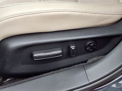 Used 2018 Honda Accord Touring image 12