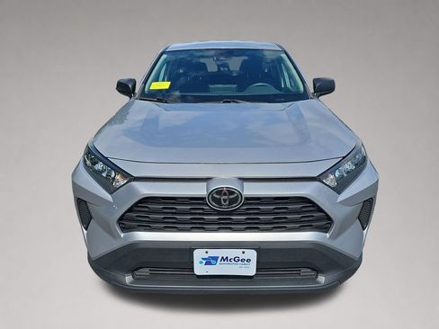 Used 2022 Toyota RAV4 LE AWD/4WD image 9
