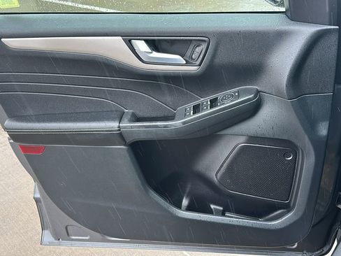 Used 2021 Ford Escape SE w/ Convenience Package image 19